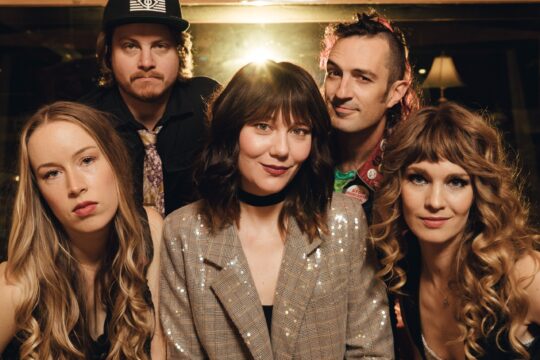 Molly Tuttle & Golden Highway Molly Tuttle & Golden Highway
