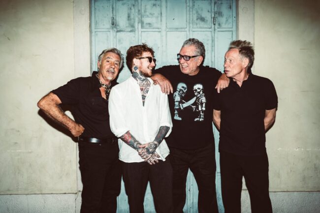 SEX PISTOLS (Steve Jones, Paul Cook, Glen Matlock) feat
